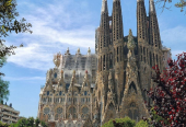 Barcelona: Sagrada Familia Fast Track Tour with Tower Option