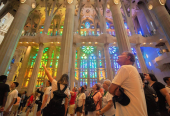 Barcelona: Sagrada Familia Fast Track Tour with Tower Option
